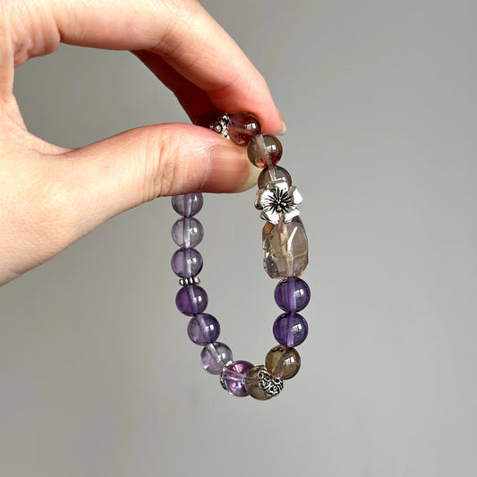 Crystal healing bracelet with Ametrine – promotes spiritual insight, energy cleansing, and decision-making clarity.