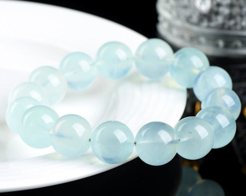 Aquamarine healing crystal bracelet – natural jewelry for meditation, self-reflection, and spiritual growth