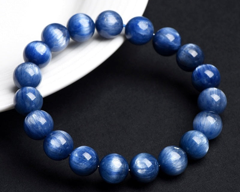 Cat’s Eye Kyanite crystal bracelet supporting spiritual growth and energy flow
