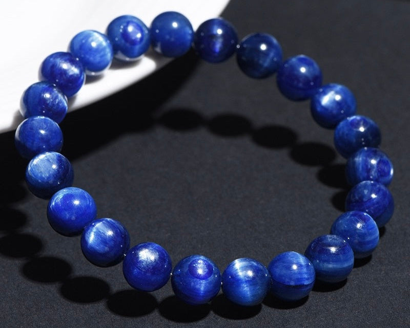 Crystal bracelet for focus and intuition – kyanite stone for inner peace and awareness