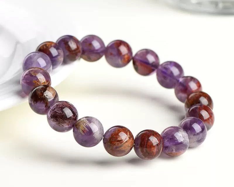 Crystals for protection and focus – amethyst phantom bracelet for healing and intuition