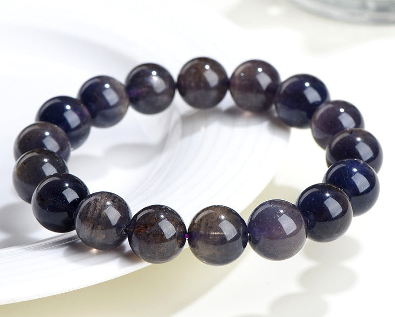 Healing crystal bracelet – bloodshot iolite for vision, creativity, and balance