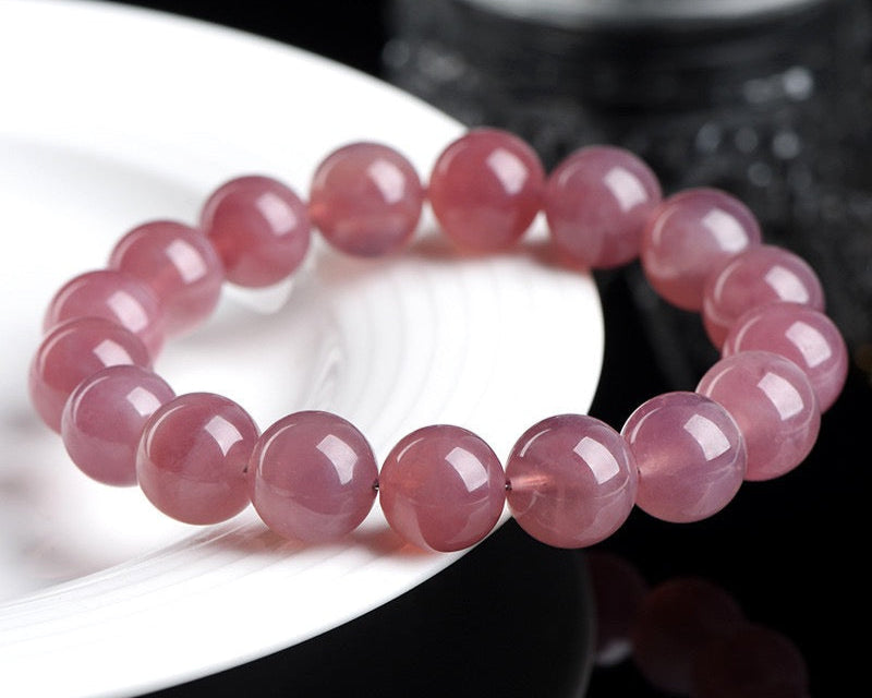 Healing crystal bracelet with rose quartz – ideal for anxiety, fertility, and confidence