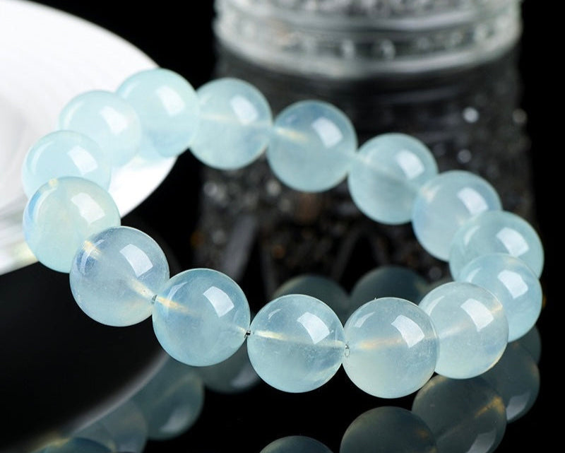 Mint Aquamarine beaded bracelet – crystal for calm, safe travel, and communication