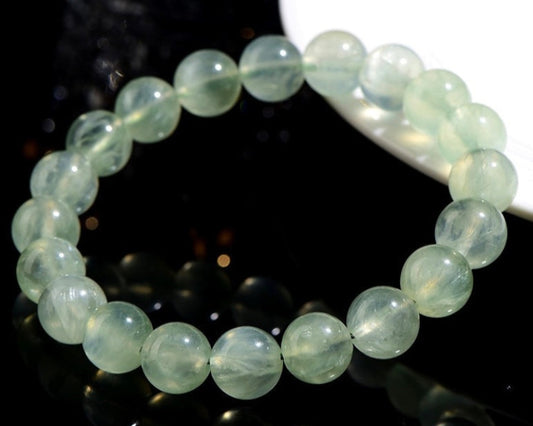 Healing Prehnite bracelet – crystal for calming energy, mental clarity, and emotional healing