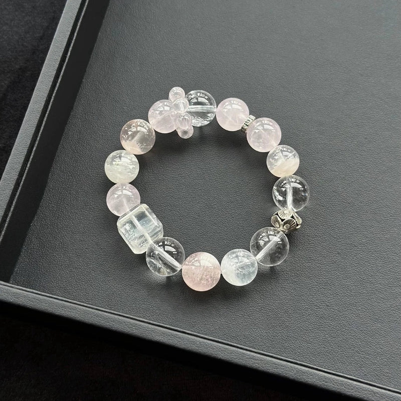Healing crystal bracelet featuring Snowflake Phantom, Rose Quartz, and Clear Quartz – supports love, clarity, and emotional healing.