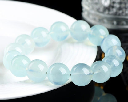 Aquamarine healing crystal bracelet – natural jewelry for meditation, self-reflection, and spiritual growth
