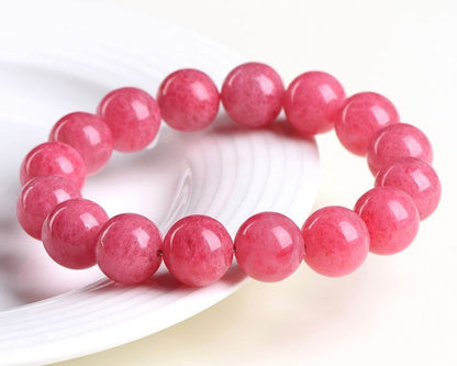 Crystals for healing – rhodonite bracelet for emotional support and mental clarity