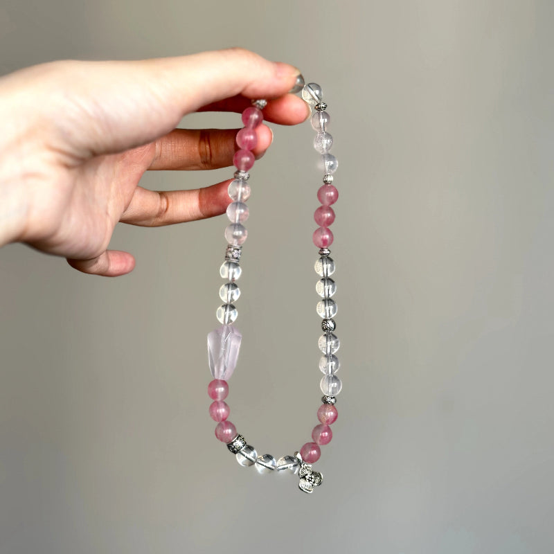 Crystal healing bracelet with Rhodonite and Rose Quartz – supports self-love, compassion, and heart chakra alignment.