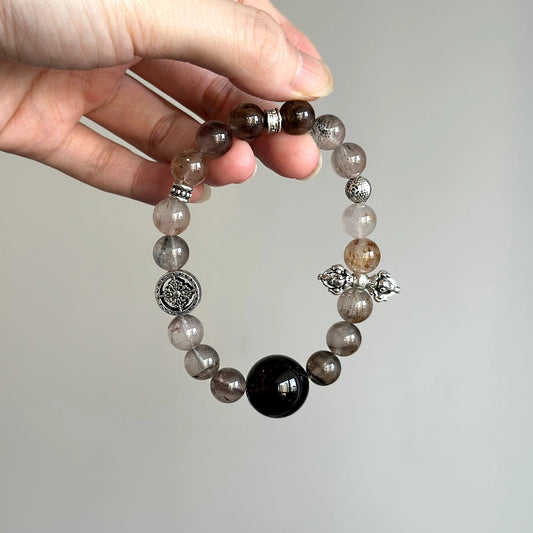 Women's beaded bracelet with Smoky Quartz and Super Seven – healing stones for strength and calmness.